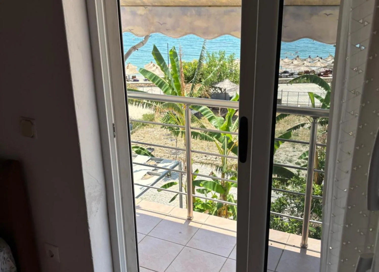 White Marine Hotel Qeparo