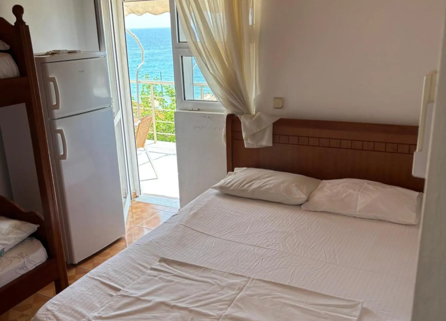 White Marine Hotel Qeparo