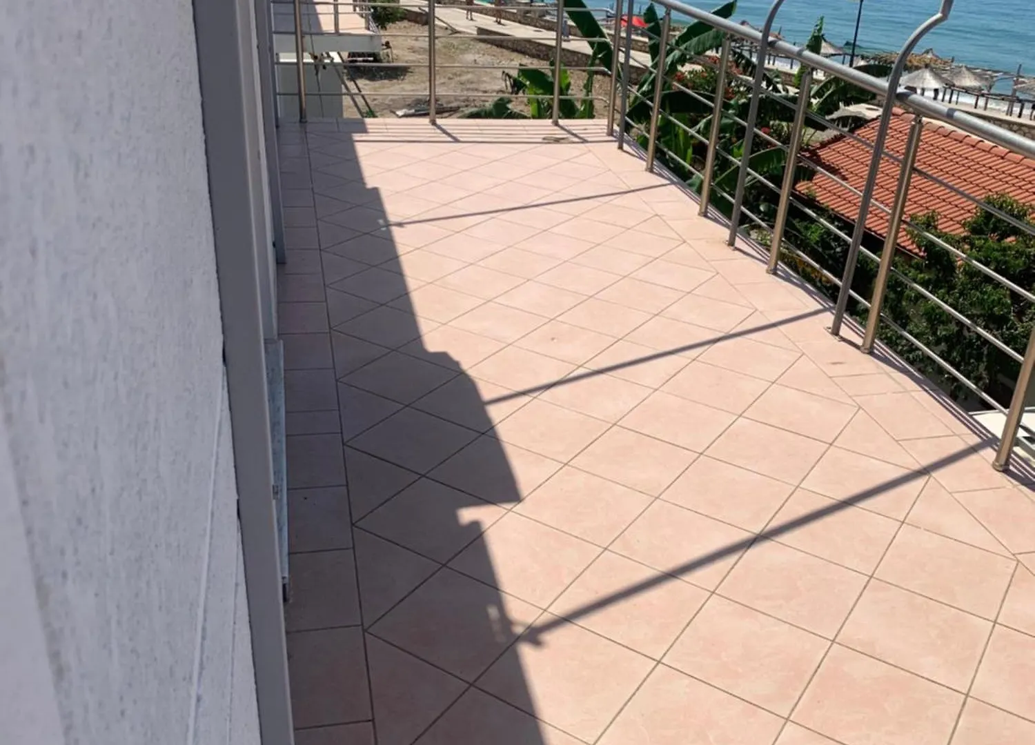 White Marine Hotel Qeparo