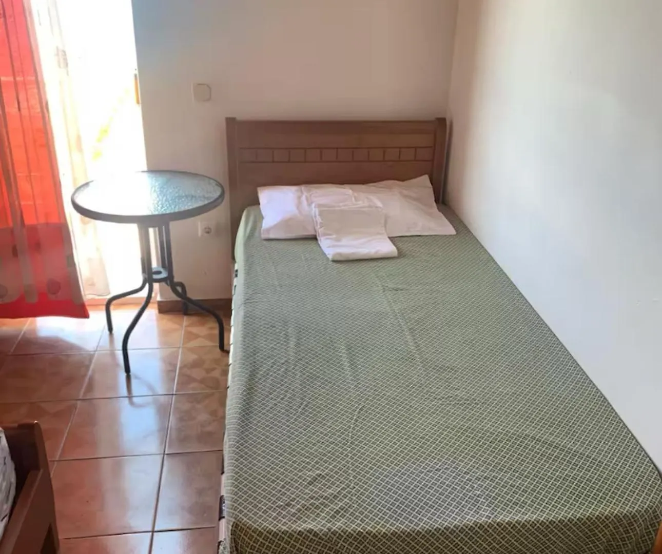 White Marine Hotel Qeparo